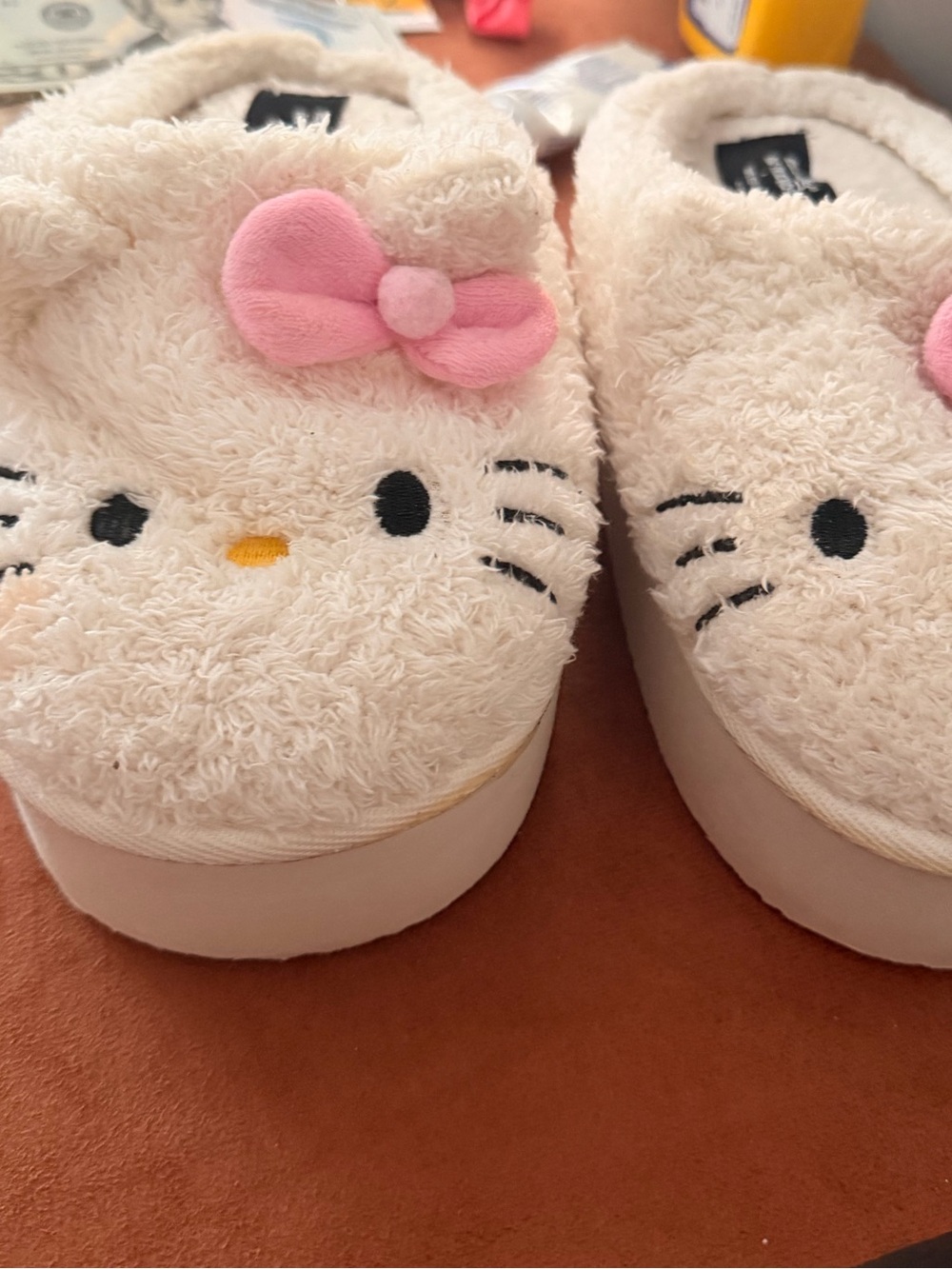 Hello Kitty Plush Platform Slippers - Cream with Pink Bow